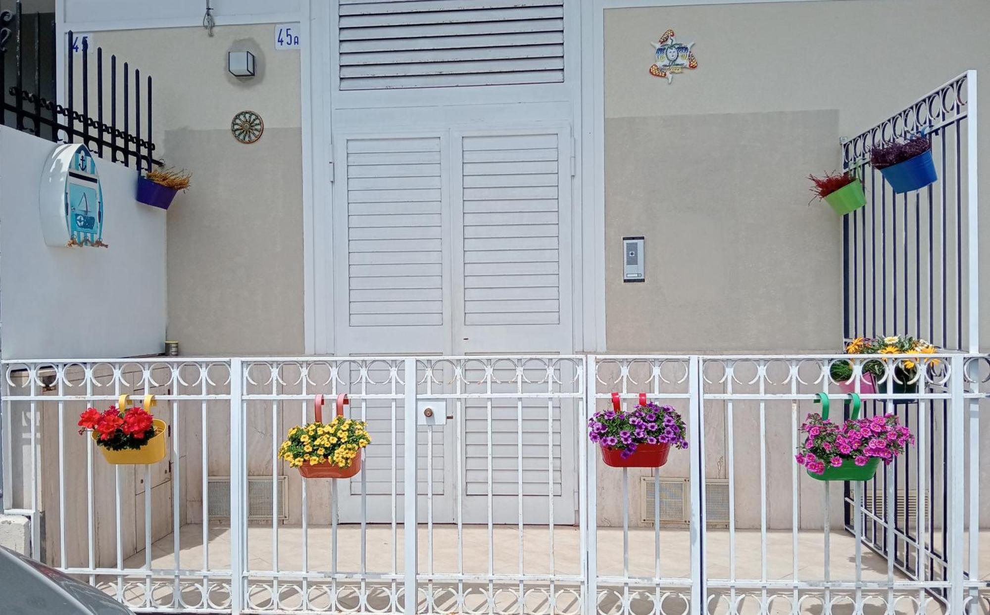 Mamis Villa CTA Exterior photo